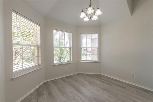 Building Photo - 912 Hidden Oaks Dr