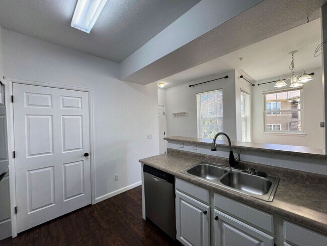 Building Photo - 12820 Ironstone Way