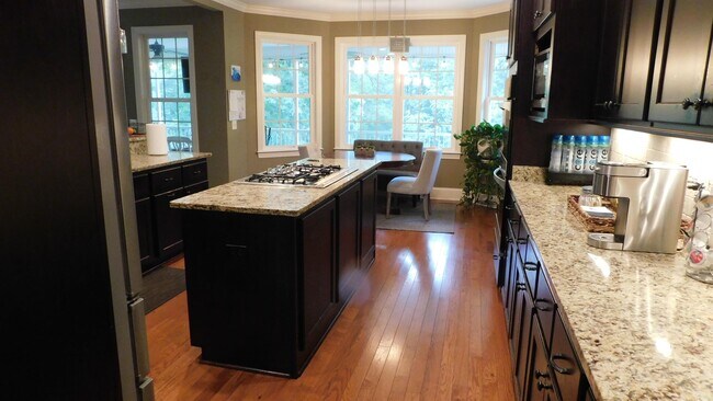 Building Photo - 400 Beaumont Park Cir