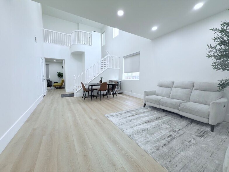 Building Photo - 7048 E Horizon Dr