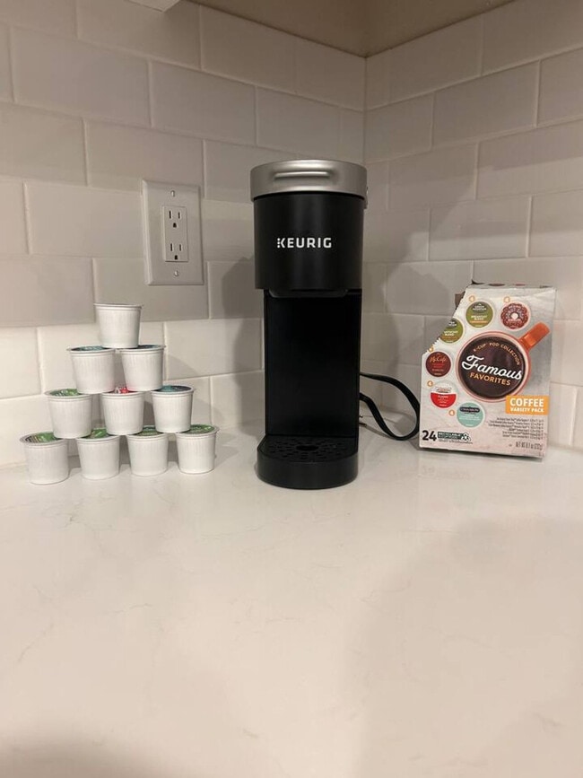 Building Photo - 3505 NE Creston Ave