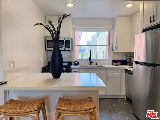 Building Photo - 1138 Princeton St