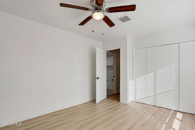 Building Photo - 4828 Ballerina Dr