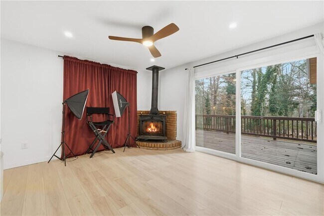 Building Photo - 2130 Cove Trail