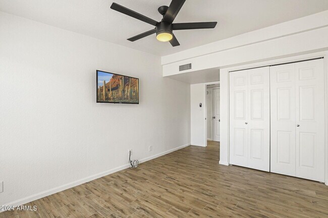 Building Photo - 16819 E Gunsight Dr