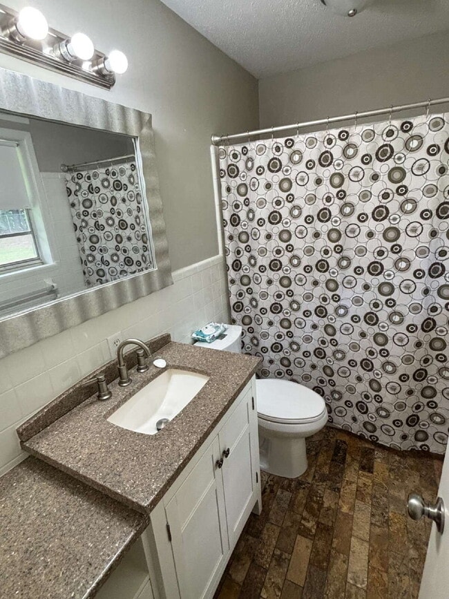 Building Photo - Available now FOR RENT in Dothan, AL!! -MO...