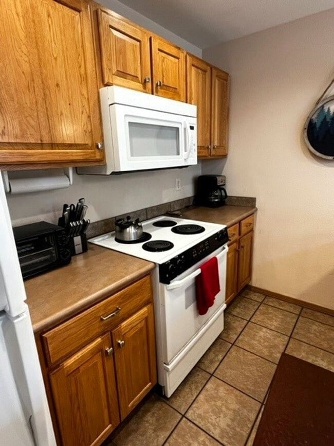 Building Photo - Winter Seasonal Rental- Tarn Landing C6