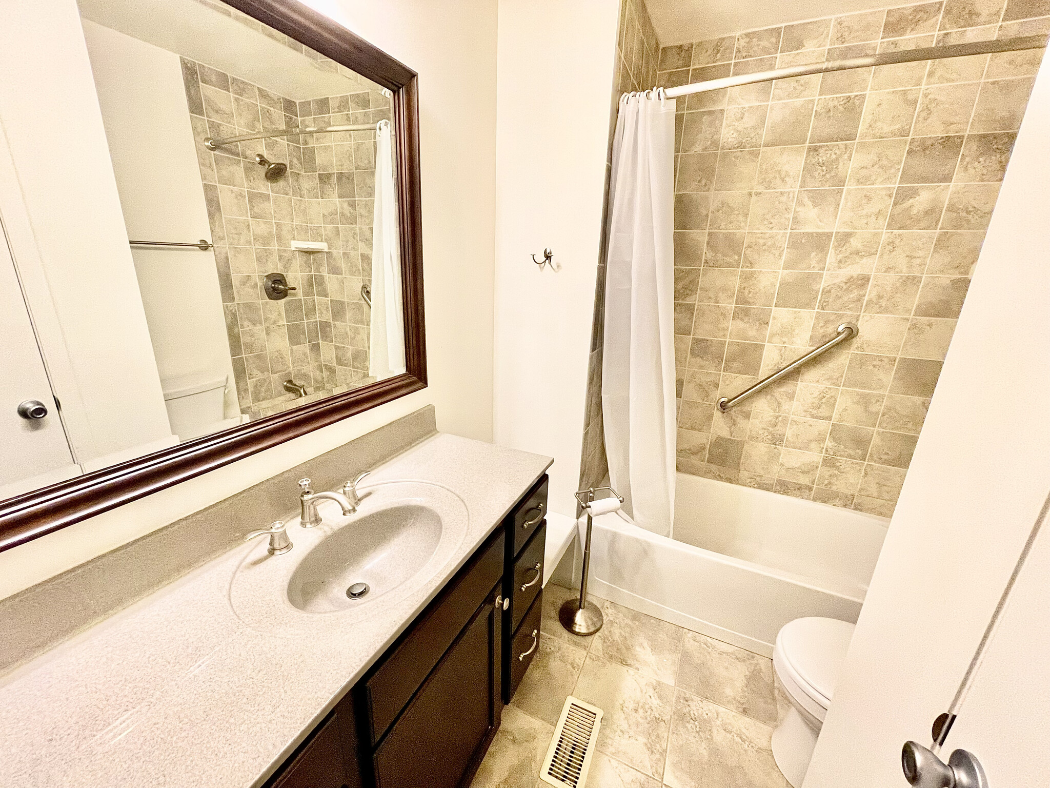 Bathroom - 21628 Parker Rd