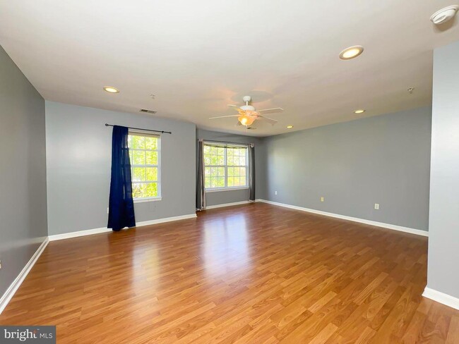 Building Photo - 1632 Briarview Ct