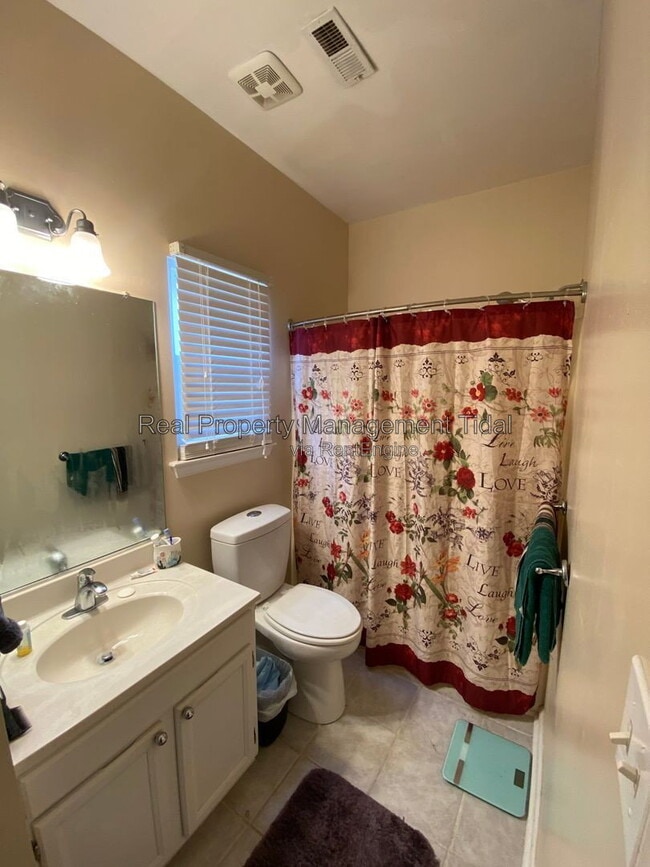 Building Photo - 475 Crosland Ct