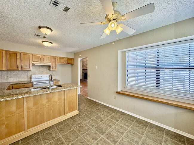 Building Photo - 6300 Westlane