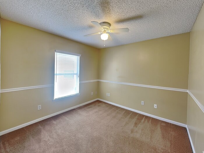 Building Photo - 801 MacKenzie Cir