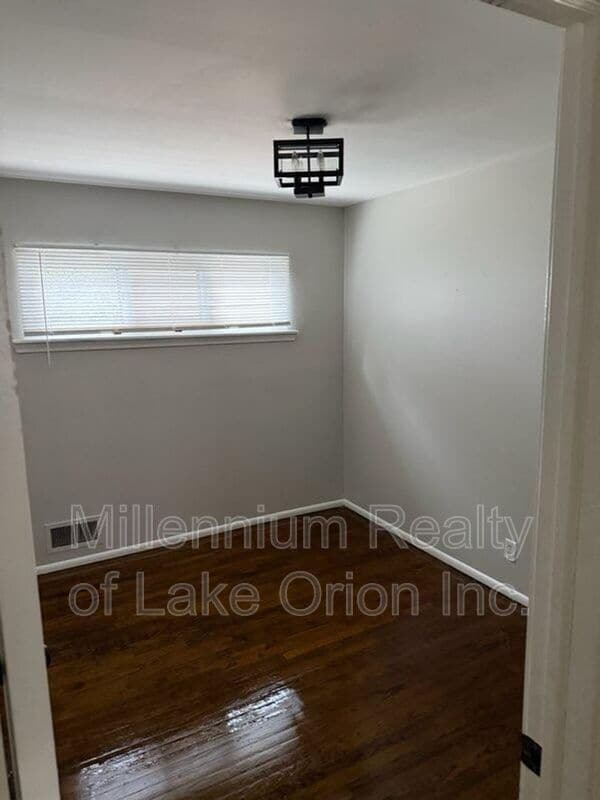 Building Photo - 321 W Princeton Ave