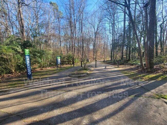 Building Photo - 104 Shotts Ct