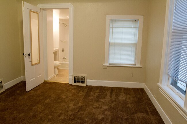 Building Photo - JUNE 2026 - Duluth MN 4 Bedroom - 2 Bath -...