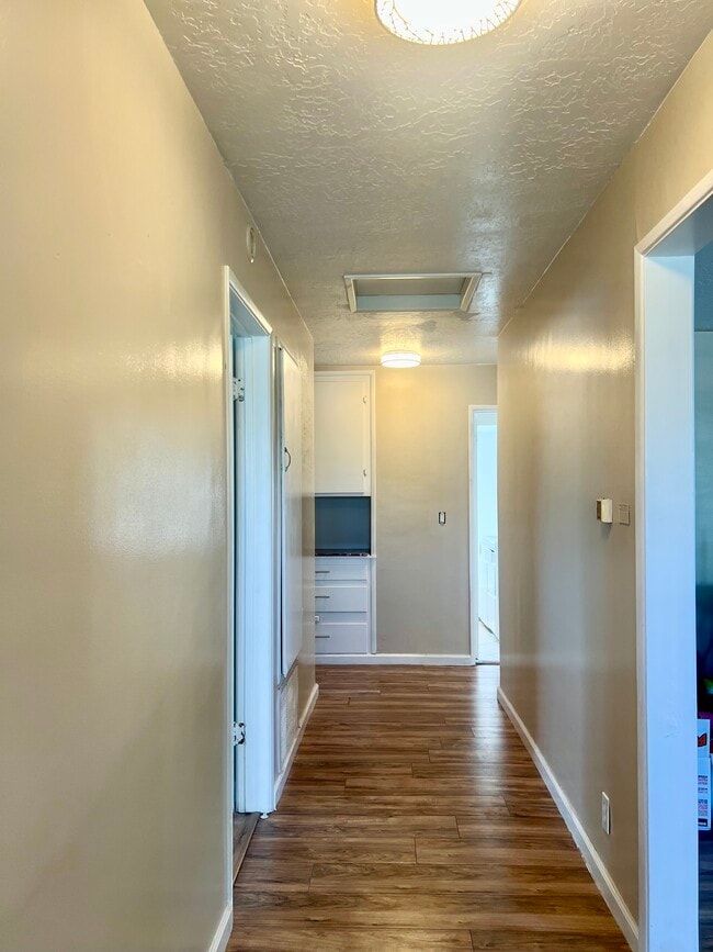 Building Photo - 5818 Pickering Ave