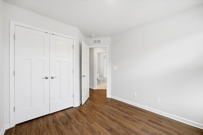 Building Photo - 628 Bushwood Alley