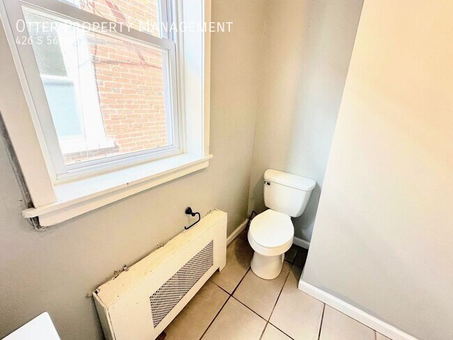 Building Photo - 426 S 56th St