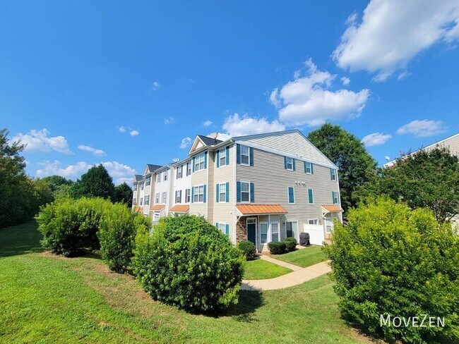 Building Photo - 2200 Valley Edge Dr