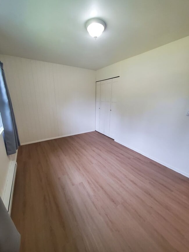 Building Photo - Welcome to Your Lynnwood Retreat!
