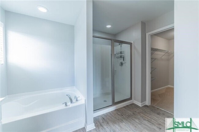 Building Photo - 595 Hogan Dr