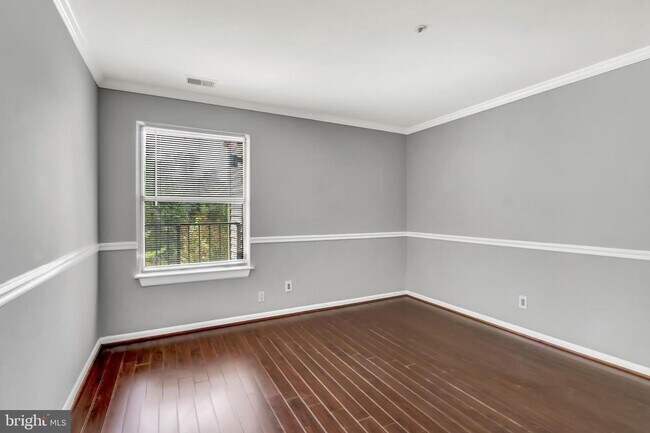 Building Photo - Gorgeous condo in Aspen Forest!