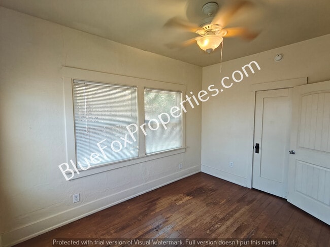 Building Photo - 827 E Helen St