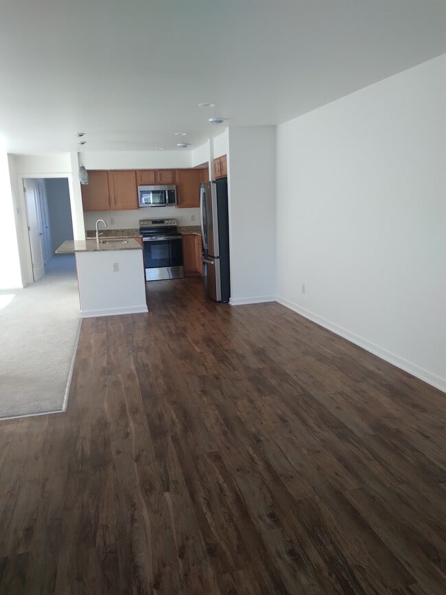 Building Photo - 2749 Hidden Dr