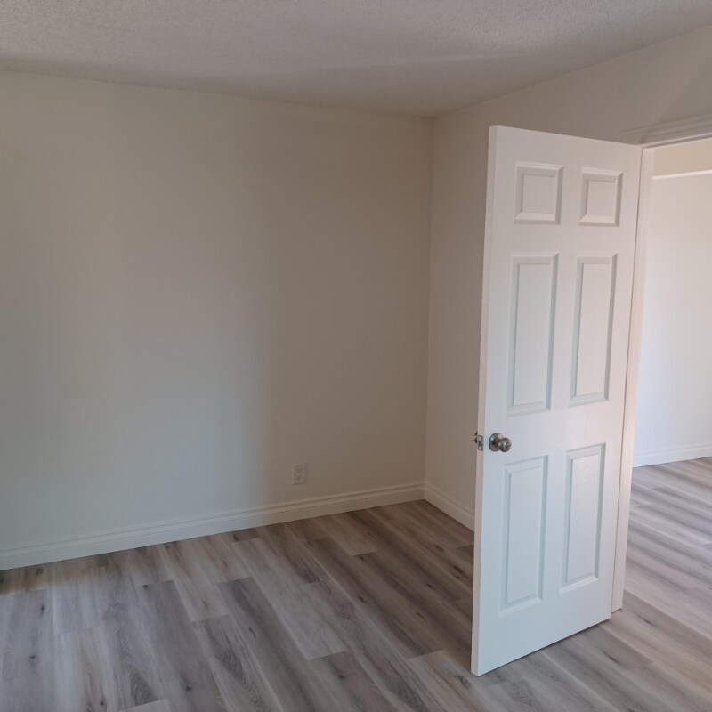 Building Photo - 4901 Heil Ave