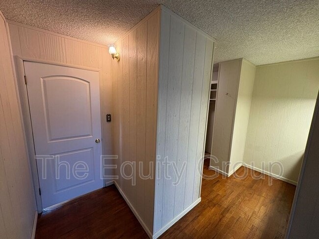 Building Photo - 1413 W Cambridge Ave