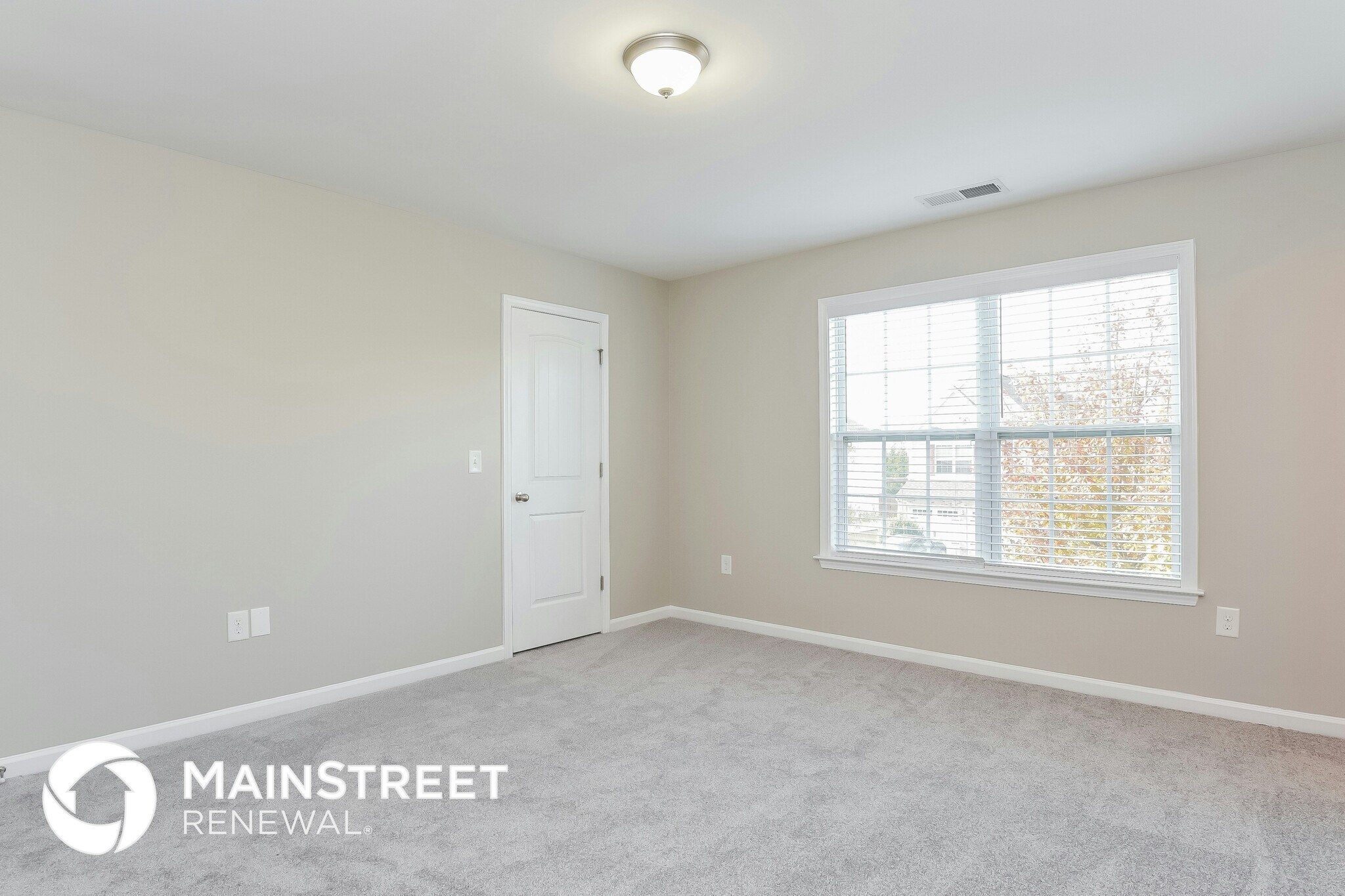Building Photo - 907 Red Oak Tree Dr