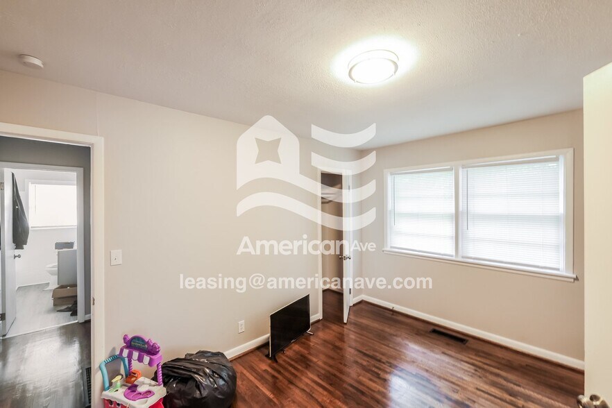 Building Photo - 620 86th St S