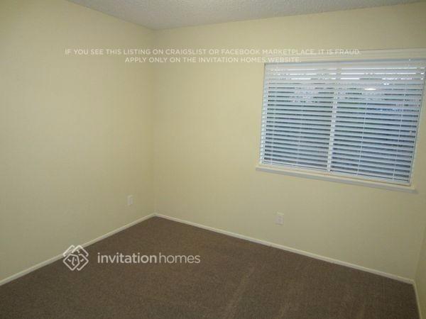 Building Photo - 1404 Springline Dr