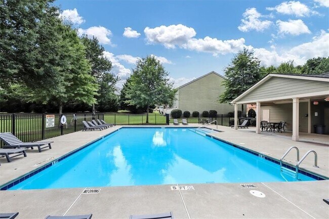 Building Photo - 182 Townview Dr