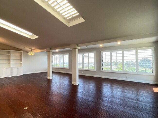 Building Photo - Stunning *VIEW* home for rent in desirable...