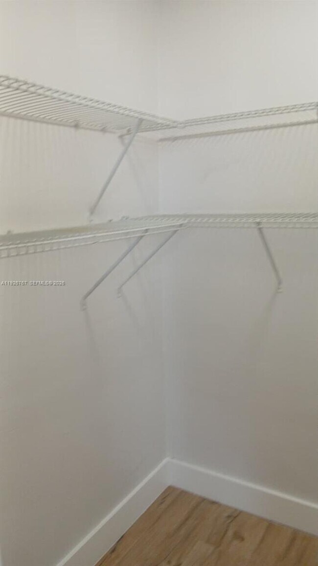 Building Photo - 8820 Fontainebleau Blvd