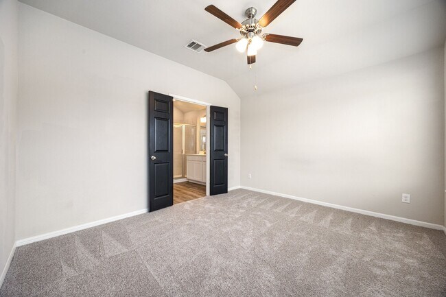 Building Photo - 22630 Rosebush Hl Rd