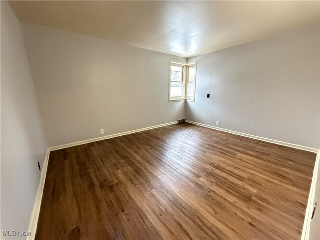 Building Photo - 1635 Goodyear Blvd