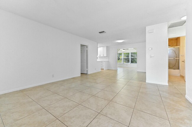 Building Photo - 243 NW 35th St