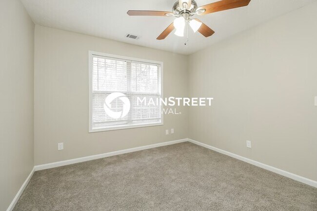 Building Photo - 4 Bedroom Pet-Friendly Home in Lithonia, GA with Main Street Renewal