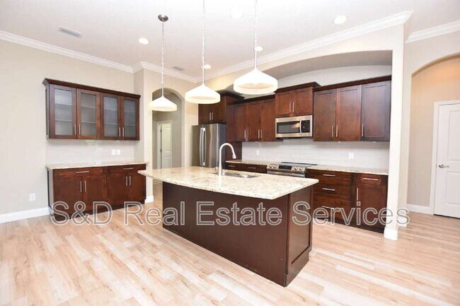 Building Photo - 6986 Highlands Creek Ave