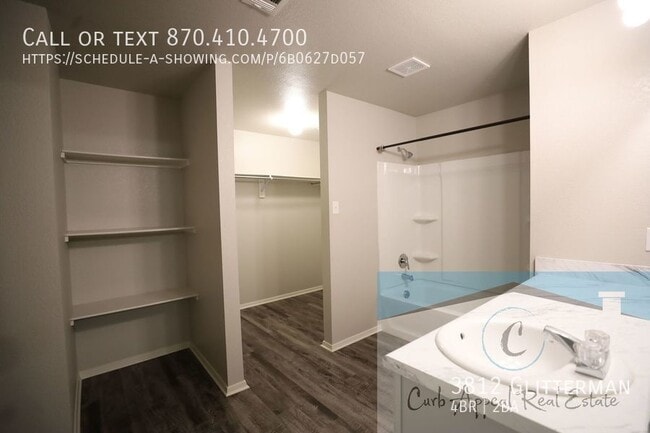 Building Photo - 3812 Glitterman-