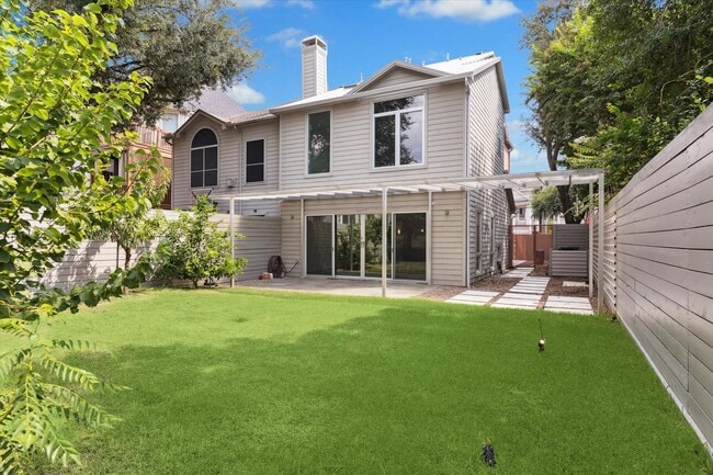 Building Photo - 1222 Marconi St