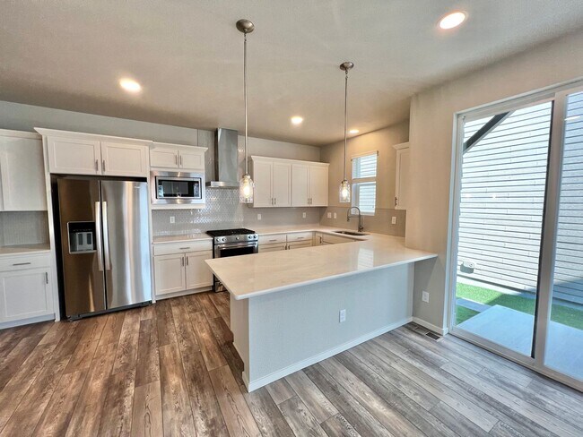 Building Photo - Beautiful 3 Bed 2.5 Bath House in Timnath!