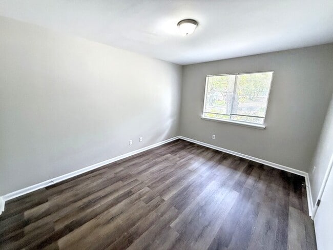 Building Photo - 7740 Rugby Ave