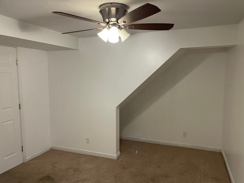 Building Photo - 141 W 8710 S