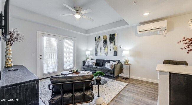 Building Photo - 11850 W Fillmore St