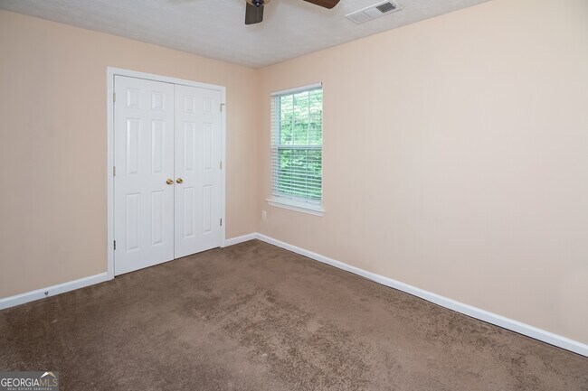 Building Photo - 685 Nassau St