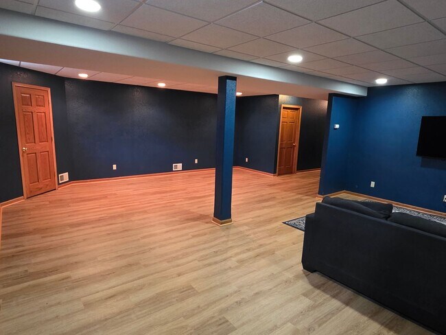 Building Photo - Updated 4 bedroom Greenfield ranch home