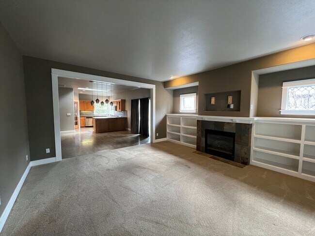 Building Photo - Spacious home with a large bonus room!  We...